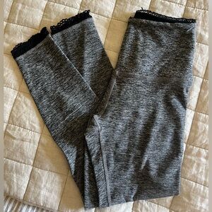 Beyond Yoga Size XS Spacedye Black and Gray 7/8 Leggings with Lace Accents